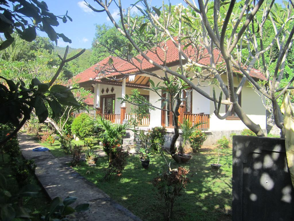 Teman Teman Bungalows 1 Амед Екстер'єр фото